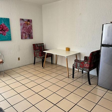 Habitacion Privada En Casa De Huespedes Guadalajara Eksteriør billede